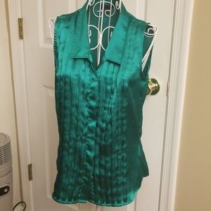 Pretty emerald green top